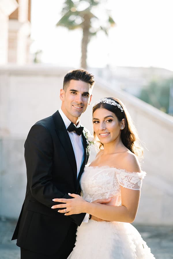 all-white-summer-wedding-thessaloniki-lush-romantic-floral-arrangments_01