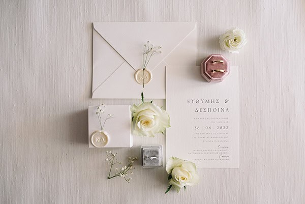 all-white-summer-wedding-thessaloniki-lush-romantic-floral-arrangments_11