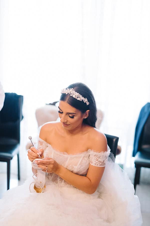 all-white-summer-wedding-thessaloniki-lush-romantic-floral-arrangments_13