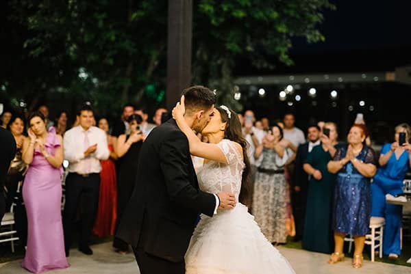 all-white-summer-wedding-thessaloniki-lush-romantic-floral-arrangments_58
