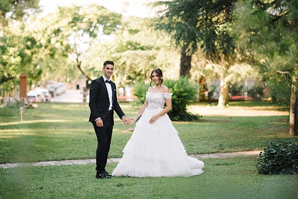 all-white-summer-wedding-thessaloniki-lush-romantic-floral-arrangments_70