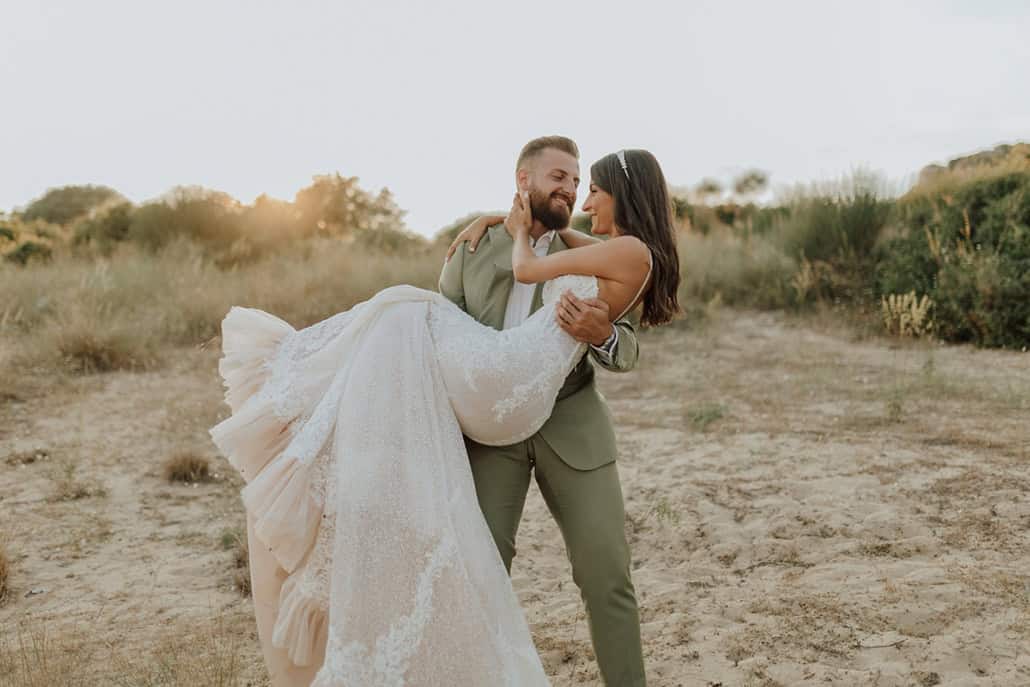 Όμορφος γάμος στην Καβάλα με λευκά τριαντάφυλλα και gold λεπτομέρειες │ Κωνσταντίνα & Μυρώδης