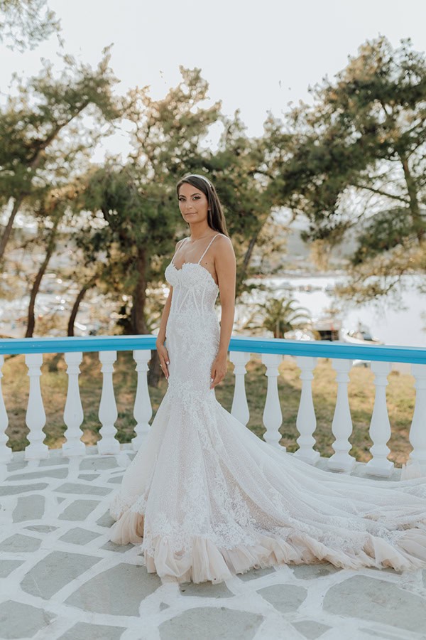 beautiful-wedding-kavala-white-roses-gold-details_03x