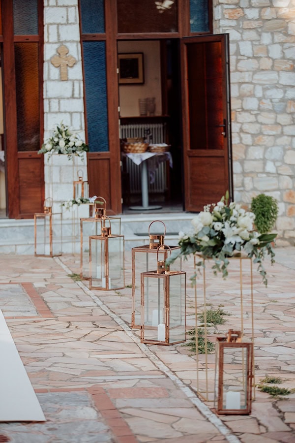 beautiful-wedding-kavala-white-roses-gold-details_11