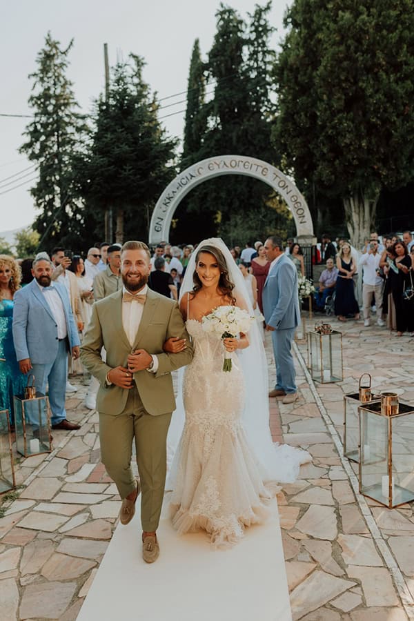 beautiful-wedding-kavala-white-roses-gold-details_15