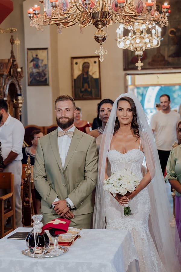 beautiful-wedding-kavala-white-roses-gold-details_16