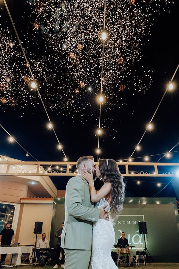 beautiful-wedding-kavala-white-roses-gold-details_30