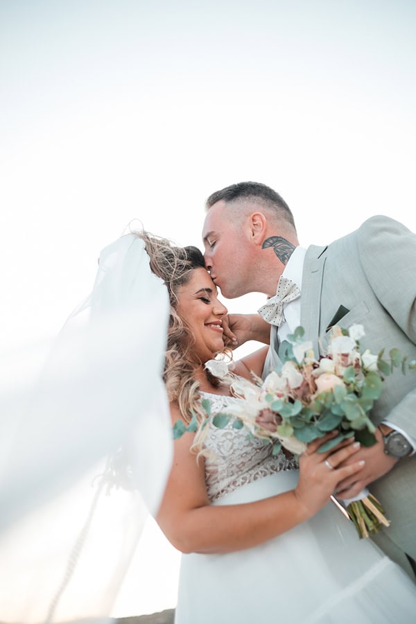 boho-fall-wedding-tilos-pampas-grass-peach-hues_30