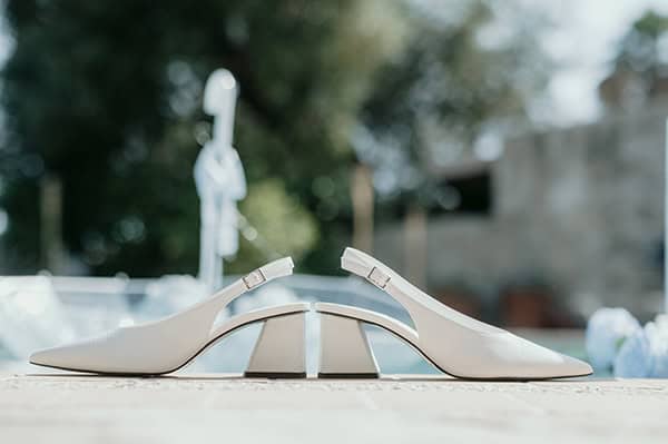 chic-summer-wedding-chalkidiki-white-lycianthus-light-blue-hydrangeas_03x