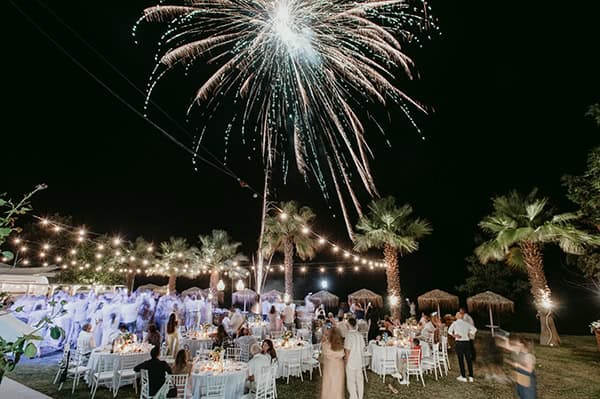 chic-summer-wedding-chalkidiki-white-lycianthus-light-blue-hydrangeas_35