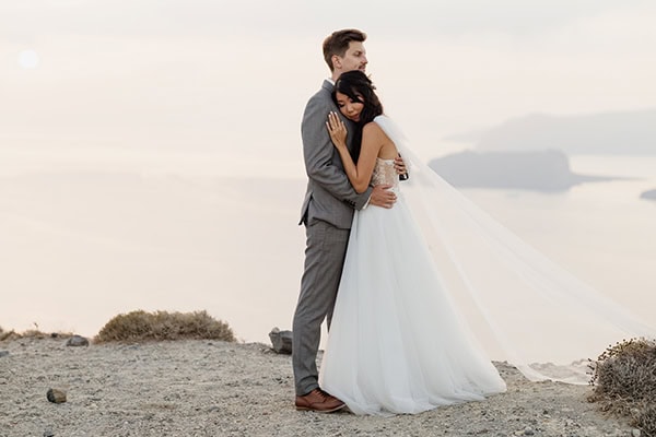 chic-wedding-santorini-romantic-touches-magnificent-snapshots_05x