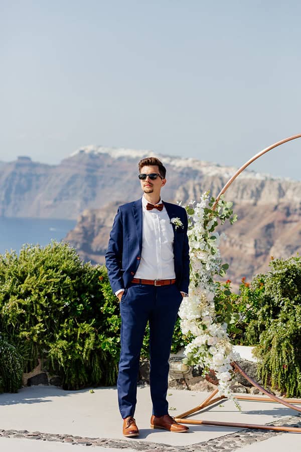 chic-wedding-santorini-romantic-touches-magnificent-snapshots_41