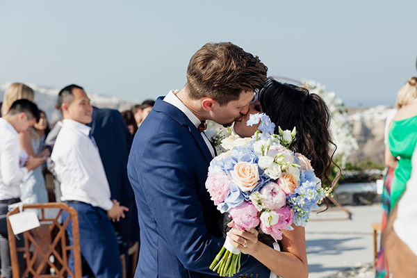 chic-wedding-santorini-romantic-touches-magnificent-snapshots_54