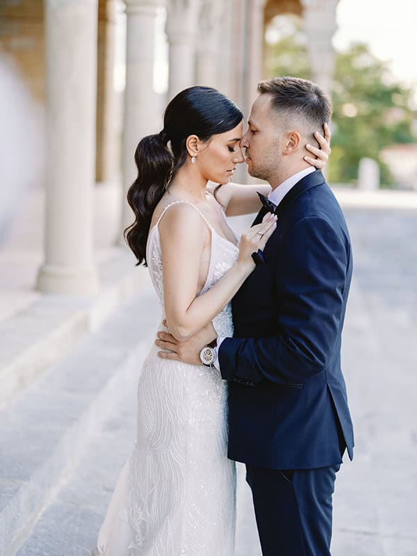 chic-wedding-thessaloniki-white-roses-light-blue-touches_01