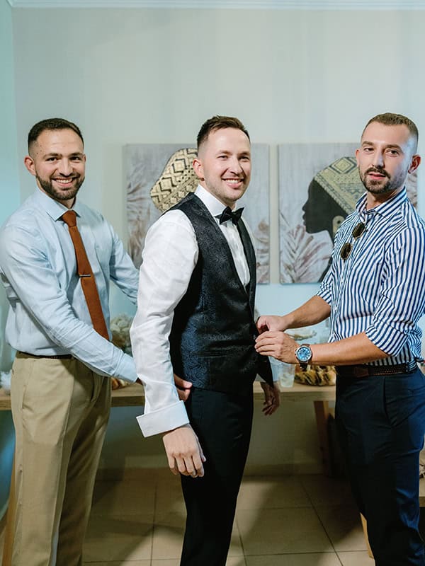 chic-wedding-thessaloniki-white-roses-light-blue-touches_19