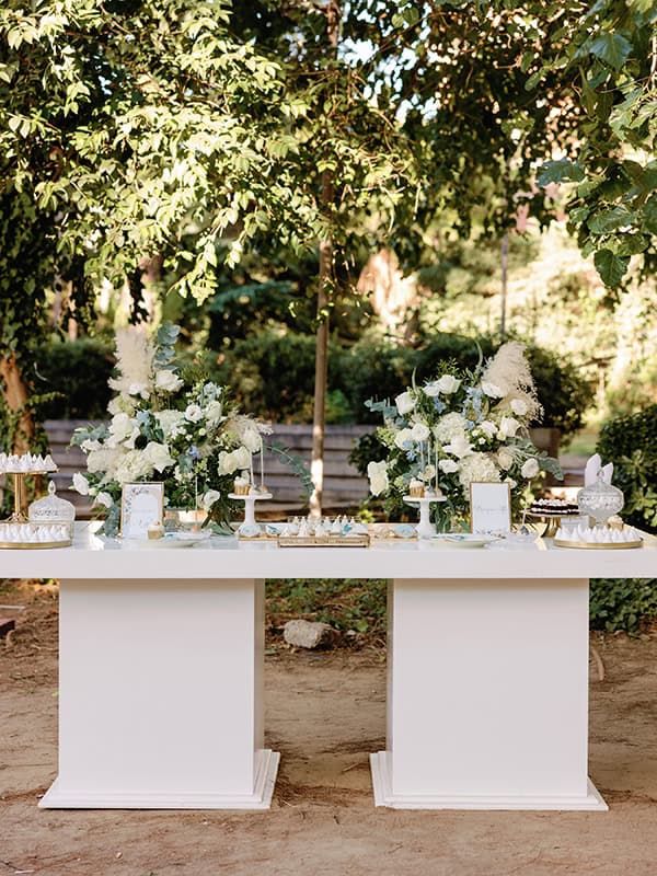 chic-wedding-thessaloniki-white-roses-light-blue-touches_23