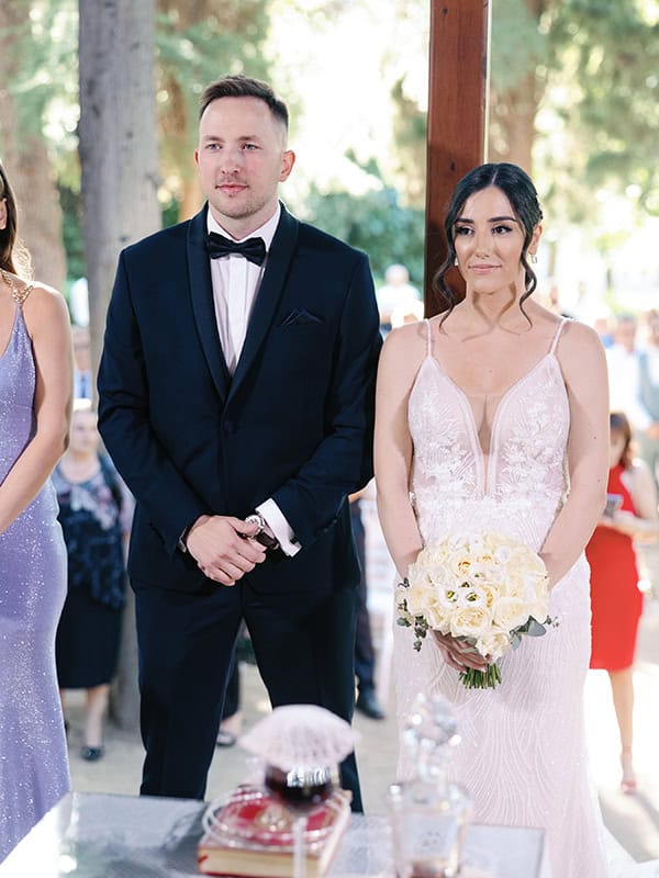 chic-wedding-thessaloniki-white-roses-light-blue-touches_31