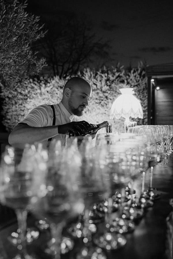 choose-spiritualist-rolling-bar-wedding-party-tasty-cocktails_04