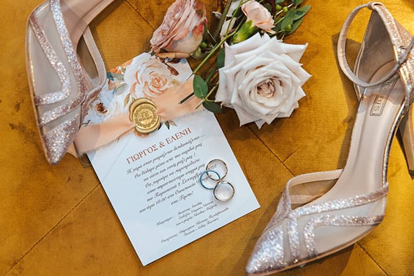 country-styled-civil-wedding-unique-florals-rustic-details_05