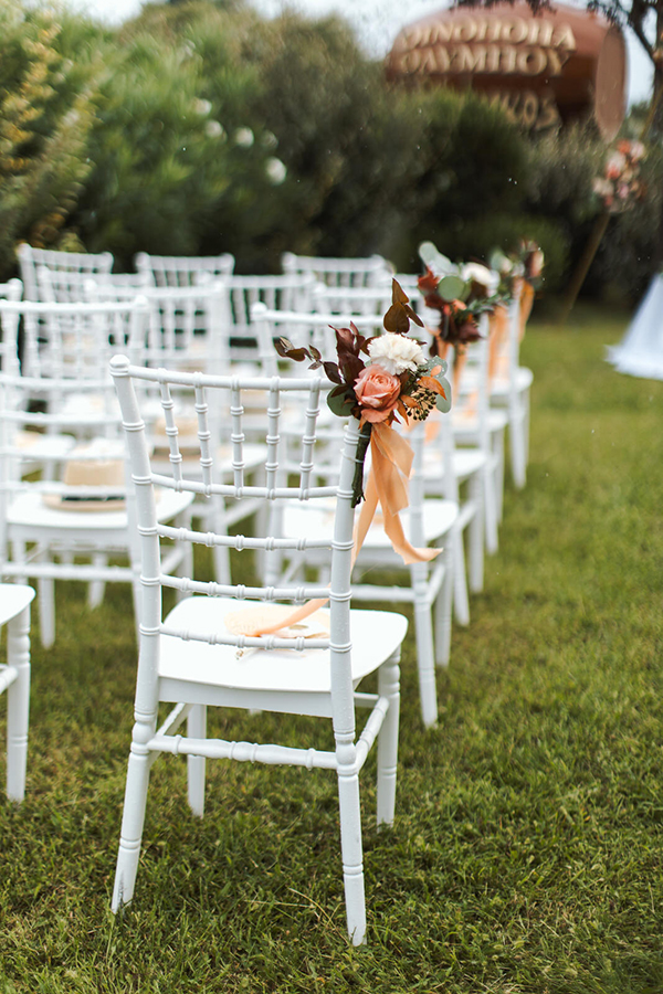 country-styled-civil-wedding-unique-florals-rustic-details_09