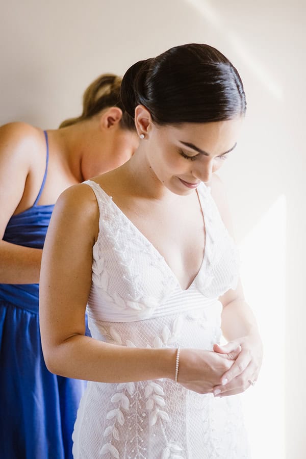 dreamy-summer-wedding-kythira-light-blue-white-hydrangeas_04