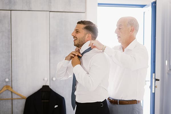 dreamy-summer-wedding-kythira-light-blue-white-hydrangeas_23