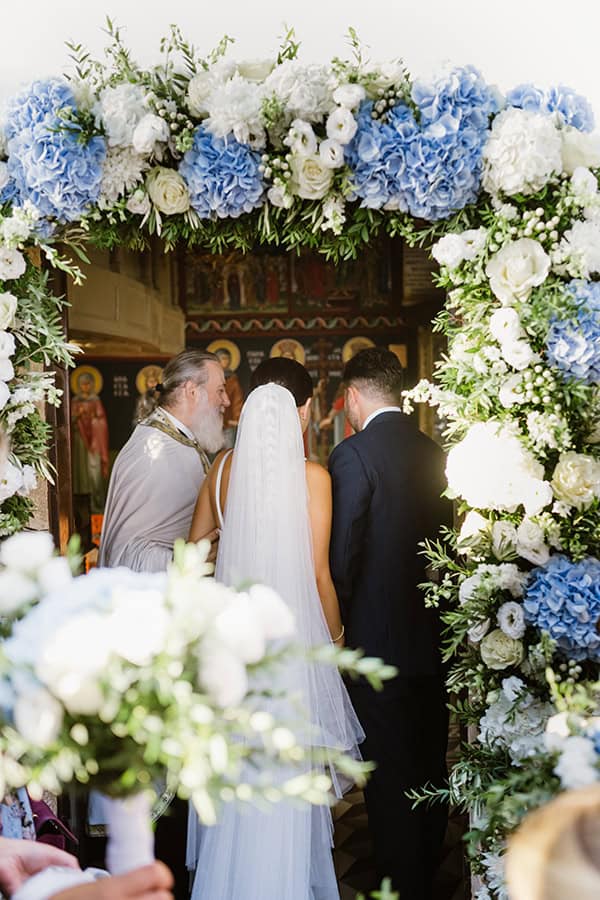 dreamy-summer-wedding-kythira-light-blue-white-hydrangeas_35