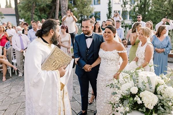 dreamy-summer-wedding-thessaloniki-impressive-floral-arrangements-white-color_58