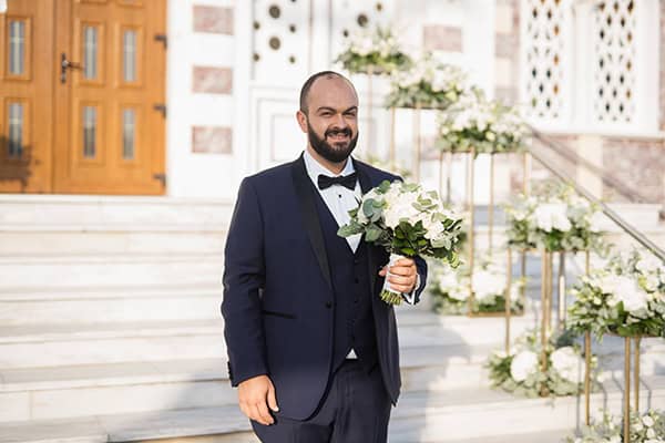 elegant-summer-wedding-drama-hydrangeas-peonies_24