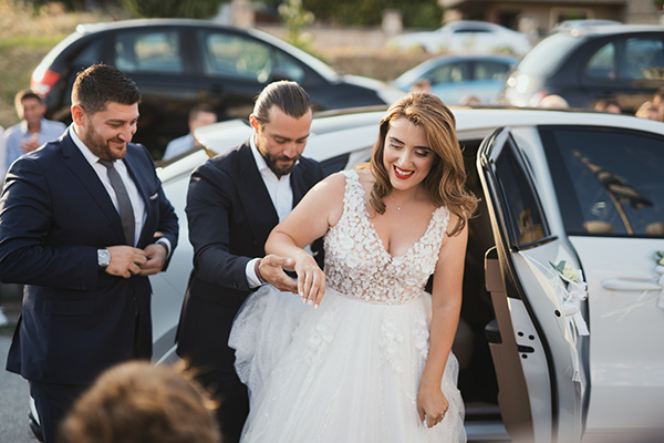 elegant-summer-wedding-drama-hydrangeas-peonies_27