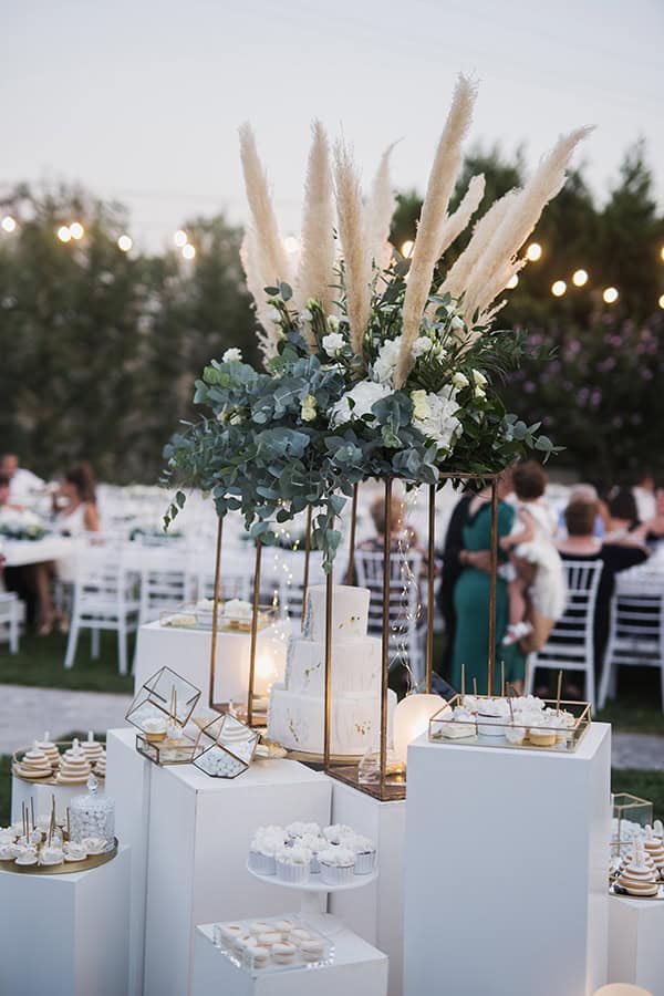 elegant-summer-wedding-drama-hydrangeas-peonies_37x