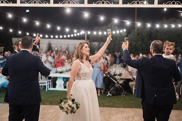 elegant-summer-wedding-drama-hydrangeas-peonies_53