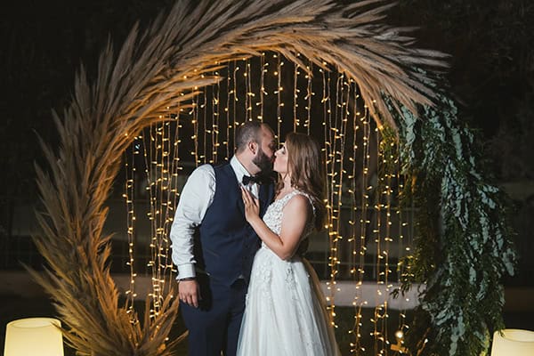 elegant-summer-wedding-drama-hydrangeas-peonies_60