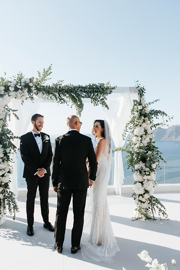 elegant-summer-wedding-santorini-white-blooms-gold-details_22