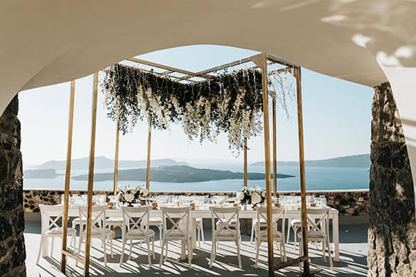 elegant-summer-wedding-santorini-white-blooms-gold-details_26x