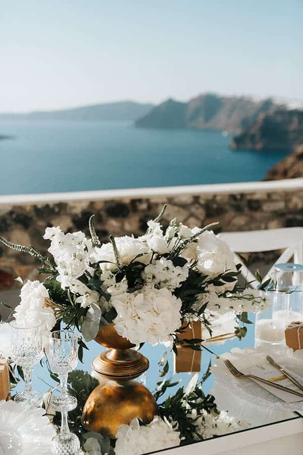 elegant-summer-wedding-santorini-white-blooms-gold-details_28