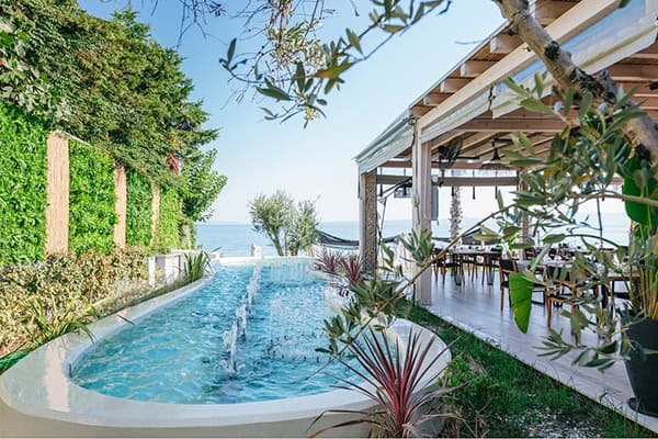 live-wedding-dream-luxury-blue-carpet-suites-chalkidiki_03