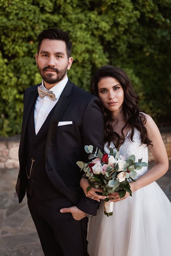 lovely-athens-summer-wedding-white-roses_04x