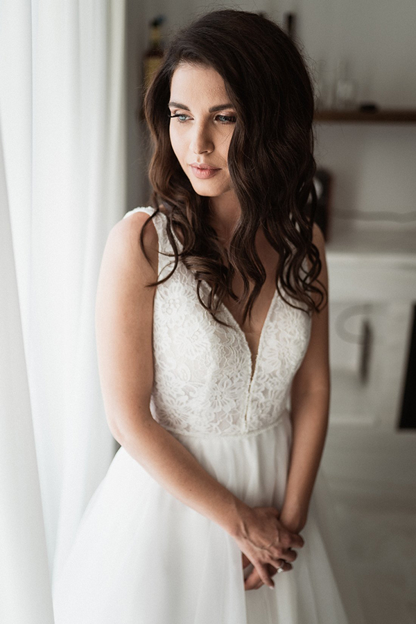 lovely-athens-summer-wedding-white-roses_08