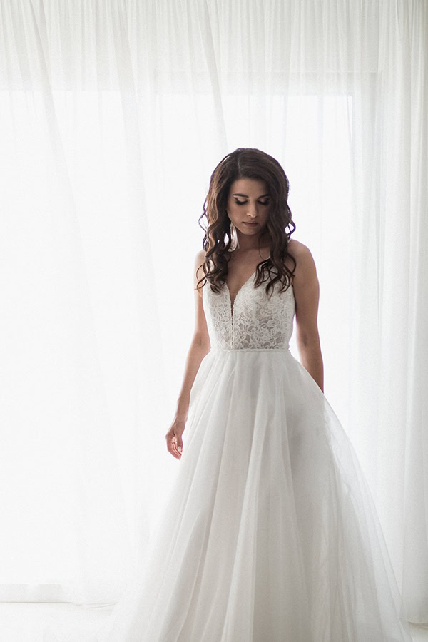 lovely-athens-summer-wedding-white-roses_09