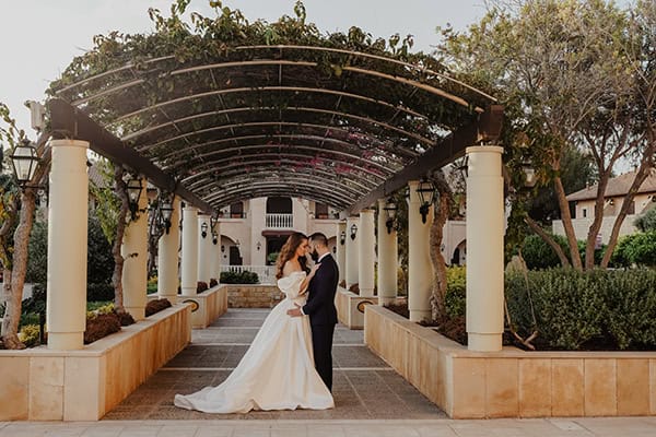 lovely-spring-wedding-limassol-romantic-flowers_01x