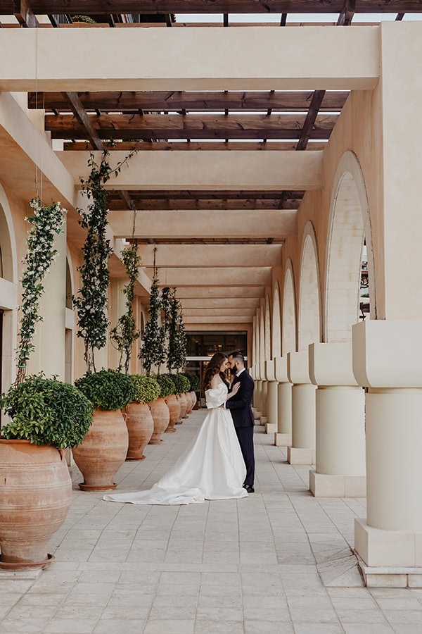 lovely-spring-wedding-limassol-romantic-flowers_03x