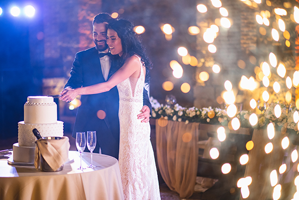 lovely-summer-wedding-mouseio-oinou-romantic-flowers-ecru-hues_25