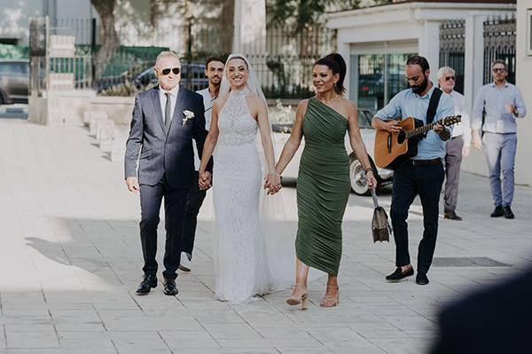 lovely-summer-wedding-nicosia-white-roses_07