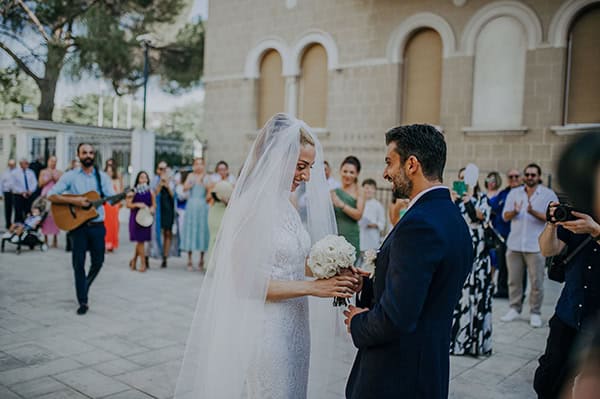 lovely-summer-wedding-nicosia-white-roses_08