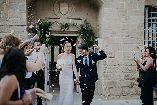 lovely-summer-wedding-nicosia-white-roses_12