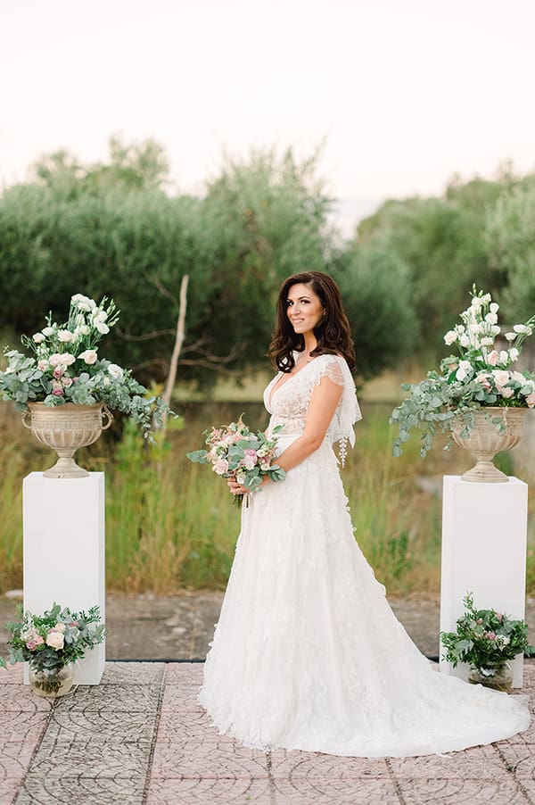 lovely-summer-wedding-roses-peonies-pastel-hues_16x