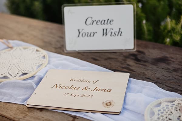 lovely-wedding-decoration-colorful-flowers-aetherial-pampas-grass_18