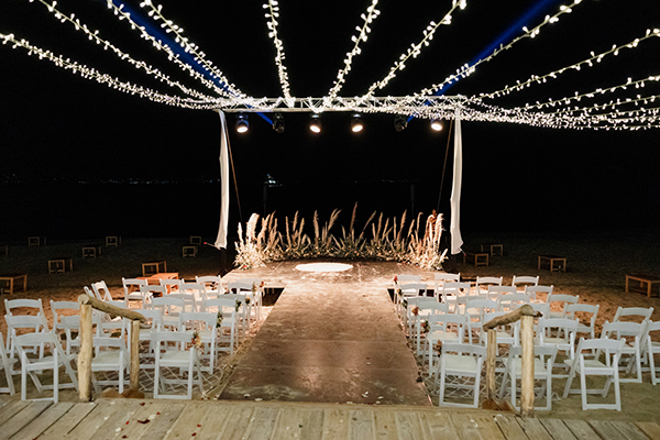 lovely-wedding-decoration-colorful-flowers-aetherial-pampas-grass_27x