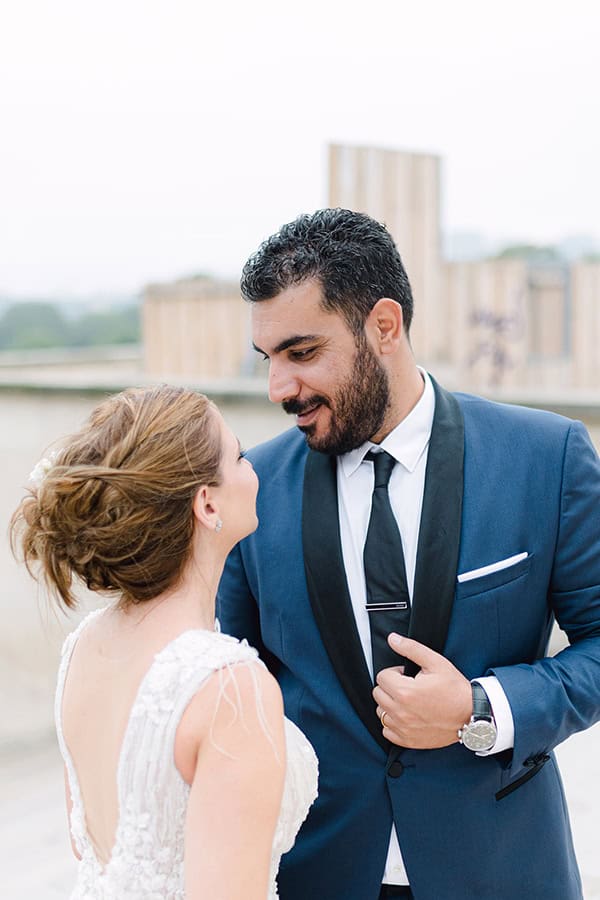 off-white-summer-wedding-spetses-romantic-hydrangeas-roses_03